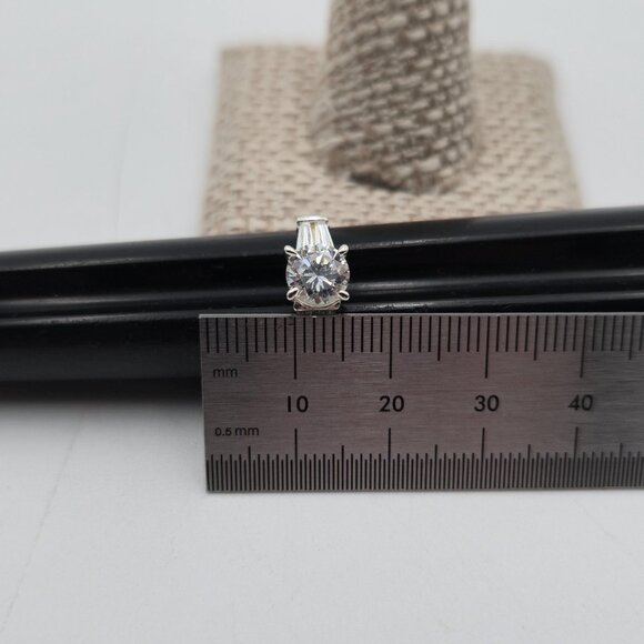 Size 7 Sterling Silver Nice Quality Cubic Zirconia Band Ring A4286 - Picture 8 of 9